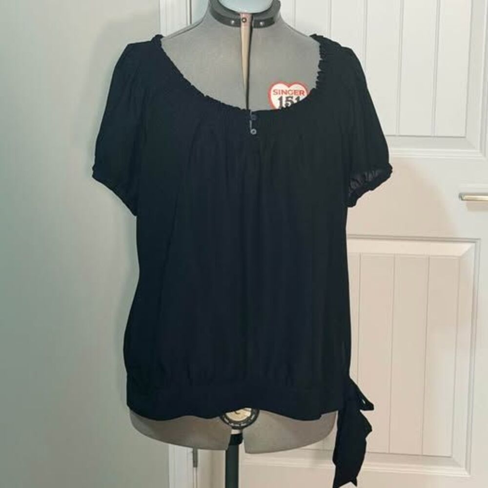 Worthington 1X Black Top 24” p‑p 27” length Smocked Neckline Peasant Blouse with